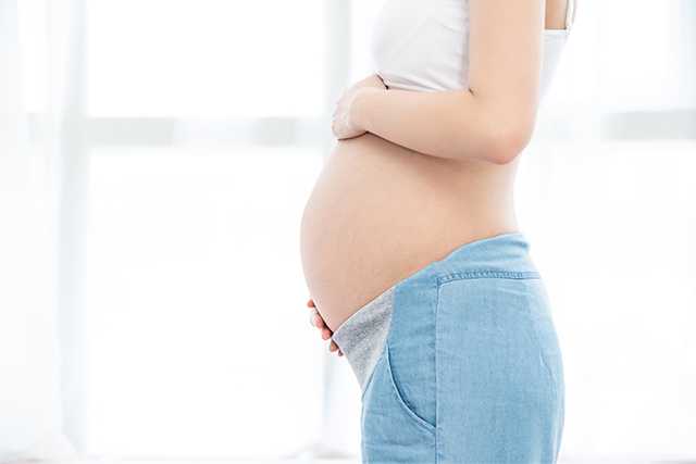 <b>如何在孕晚期保持内裤干燥？</b>