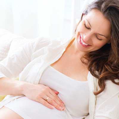 孕期保健：维生素助力试管婴儿健康诞生